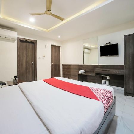 Oyo 10277 Hotel Delux Golden Adźmer Zewnętrze zdjęcie