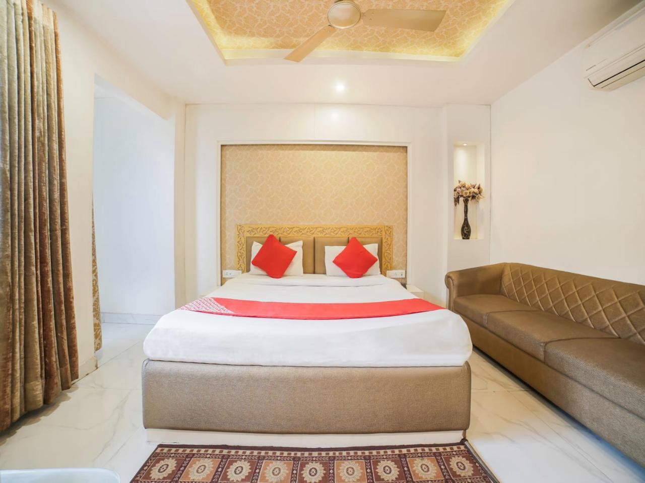 Oyo 10277 Hotel Delux Golden Adźmer Zewnętrze zdjęcie