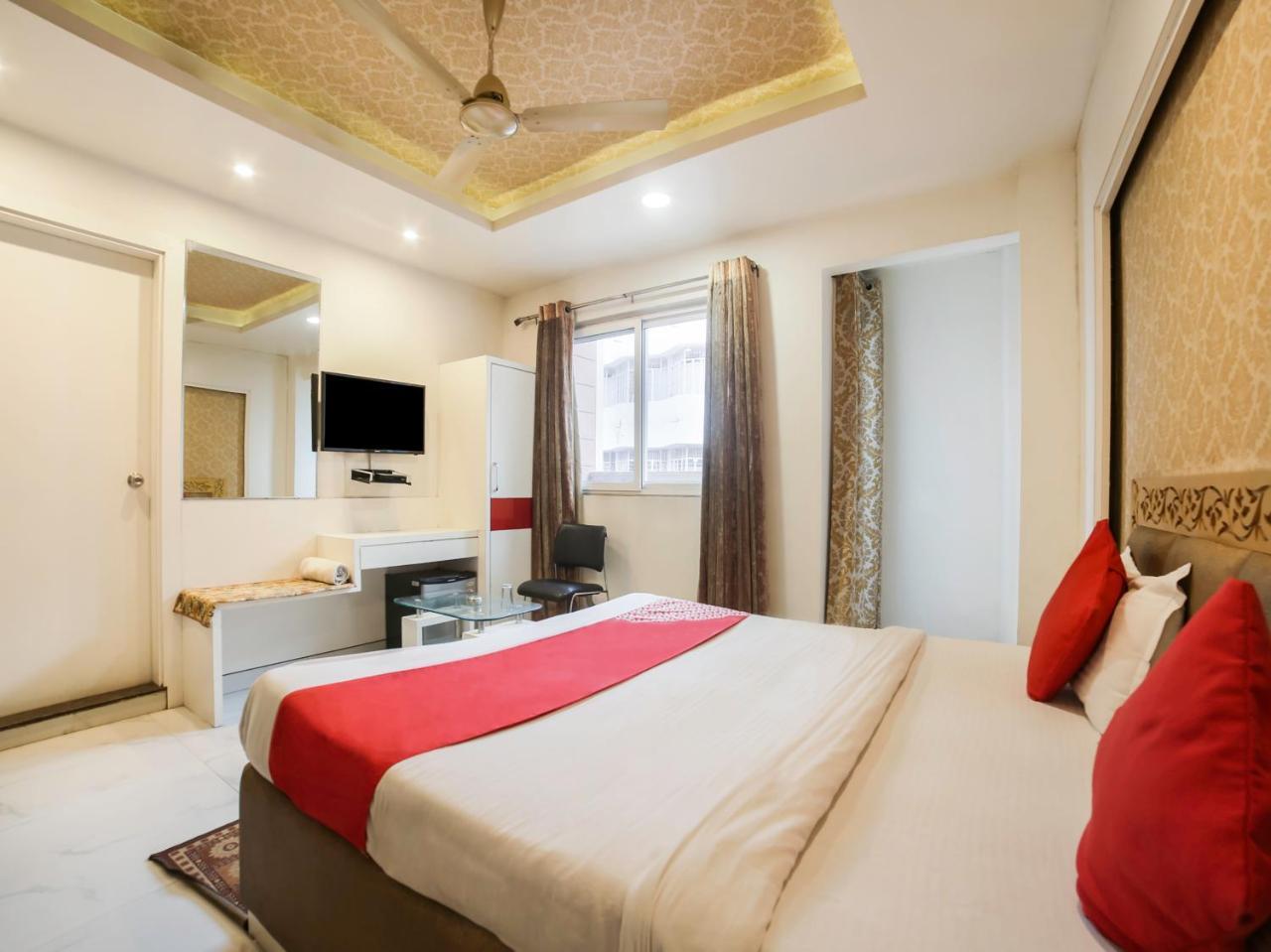 Oyo 10277 Hotel Delux Golden Adźmer Zewnętrze zdjęcie