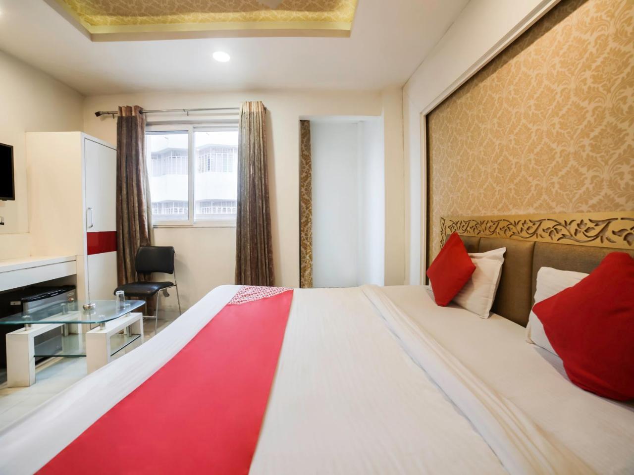 Oyo 10277 Hotel Delux Golden Adźmer Zewnętrze zdjęcie