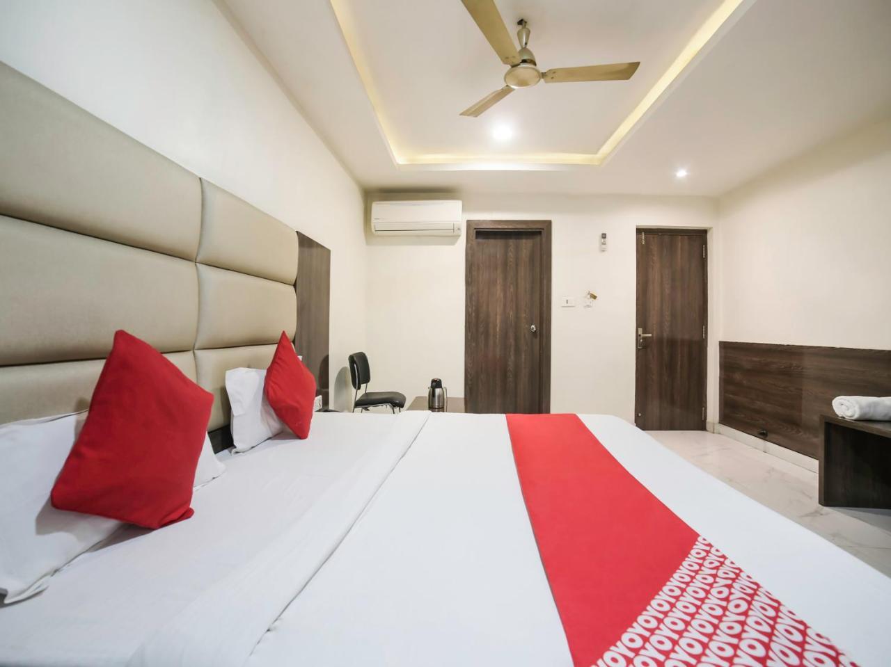 Oyo 10277 Hotel Delux Golden Adźmer Zewnętrze zdjęcie